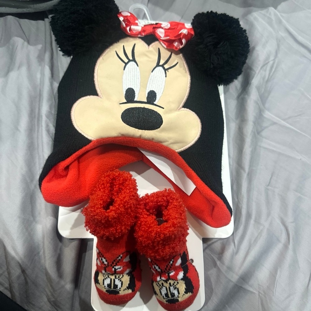 Minnie Mouse Hat and Booties Set